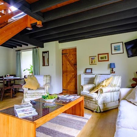 Lakeside Cottage คาร์มาเทน ภายนอก รูปภาพ