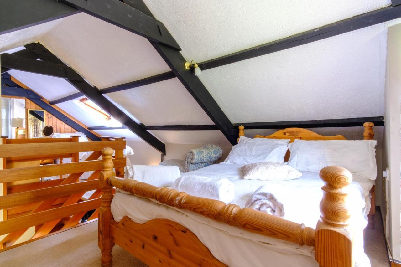 Lakeside Cottage คาร์มาเทน ภายนอก รูปภาพ